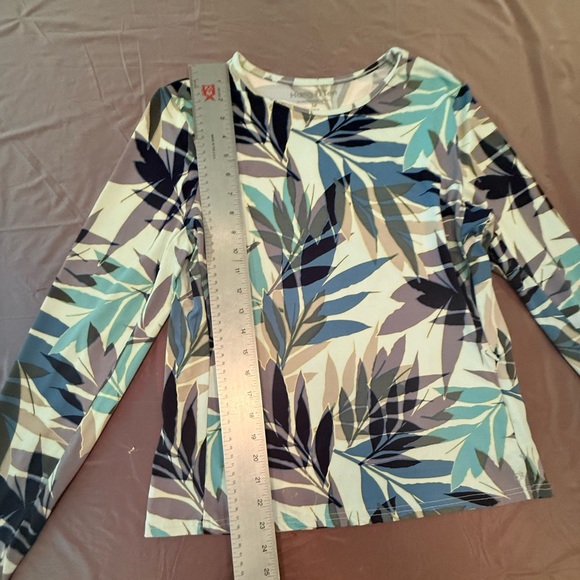 Hang Ten Leaf Print Long Sleeve SPF 50 Sun Protection Top Size Medium - Picture 6 of 8